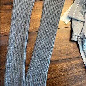 Aritzia Gray Ribbed Knit Leggings